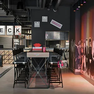 Moxy Otel