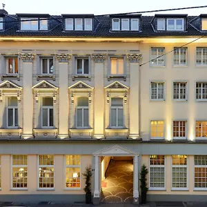 Living Am Carlsplatz Apart Otel